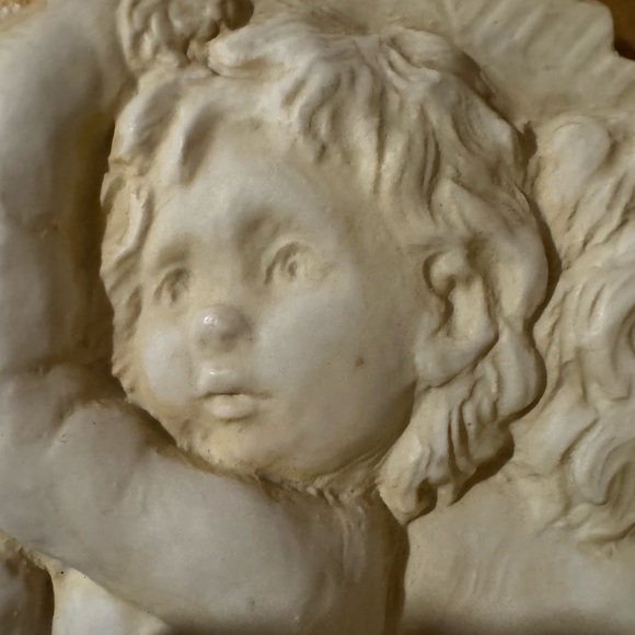 Henfeathers Cherub Garden wall hanging - Picture 6 of 8